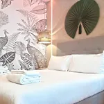Chic & Trendy In Baixa Historic Center *