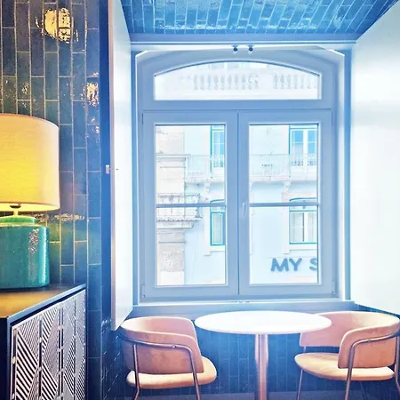 Chic & Trendy In Baixa Historic Center *