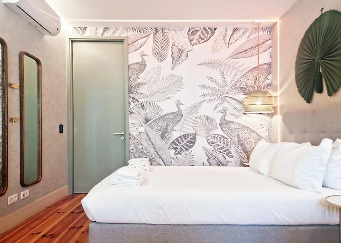 Chic & Trendy In Baixa Historic Center Апартаменты *