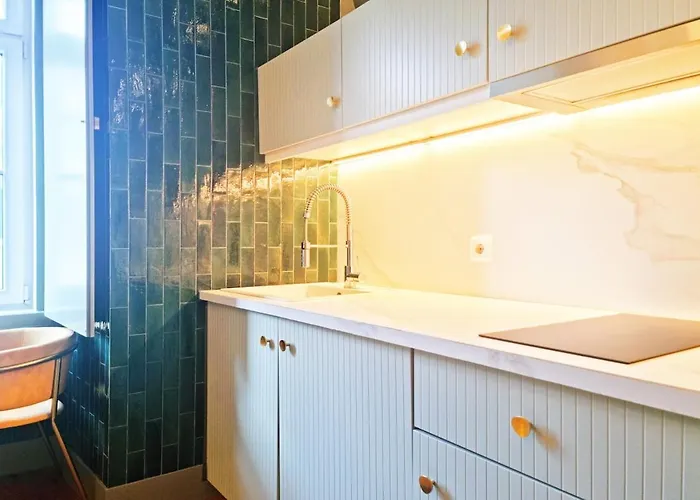 Апартаменты Chic & Trendy In Baixa Historic Center Лиссабон